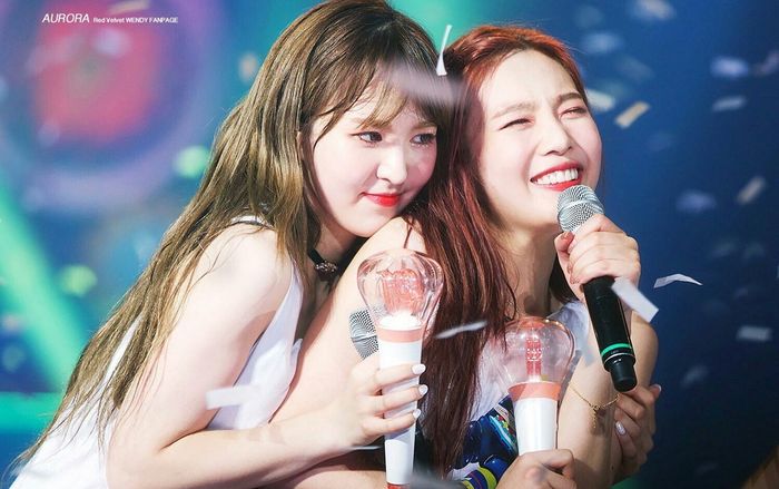Joy đăng ảnh Wendy cùng caption nhớ mong khiến Knet không khỏi cảm động