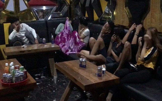 Phát hiện hàng chục nam nữ thanh niên 'phê' ma túy trong quán karaoke ở Tiền Giang