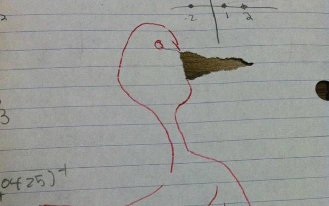 Học sinh lỡ làm rách giấy kiểm tra, thầy giáo nhanh tay 'chữa cháy' khiến CĐM cười ngất