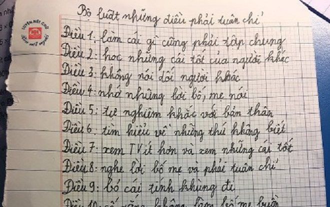 Dọn phòng cho con trai, ông bố được phen ngỡ ngàng khi phát hiện bộ luật 'phải tuân chỉ' gồm 21 điều lệnh