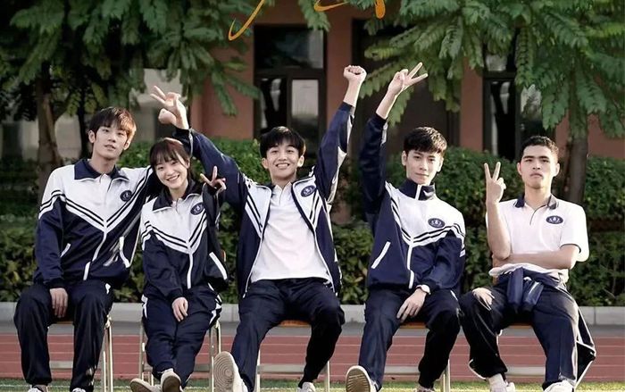 'Bí mật mùa hè năm ấy' - Bí mật kinh hoàng trong tủ quần áo của bốn người bạn