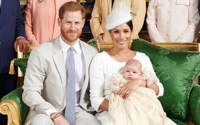 Lý do cay đắng khiến bé Archie chỉ được gặp anh chị họ vỏn vẹn hai lần