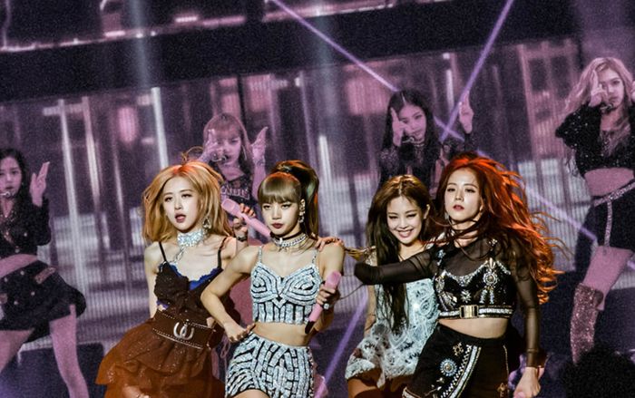 BLACKPINK vượt Little Mix's, chính thức trở thành nhóm nhạc nữ sở hữu doanh thu tour diễn cao nhất thập kỷ