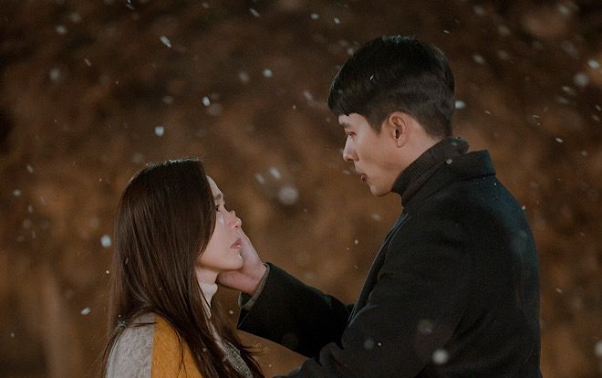 9 lần Hyun Bin đánh cắp trái tim Son Ye Jin trong 'Hạ cánh nơi anh'