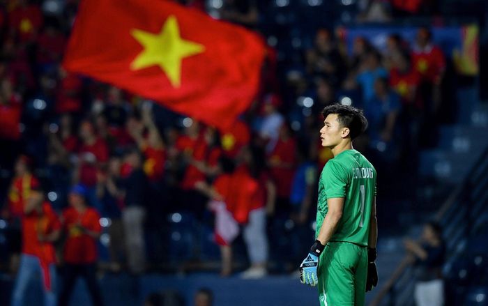 Bao giờ Bùi Tiến Dũng mới được bắt chính?