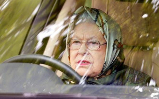 Lý do Nữ hoàng Anh không thắt dây an toàn khi lái xe