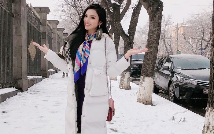 Angel Kim đẹp rạng ngời giữa trời Âu phủ đầy tuyết trắng