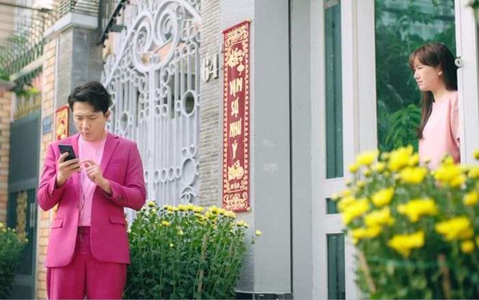 Trấn Thành 'lơ là' Hari Won trong dịp Tết?