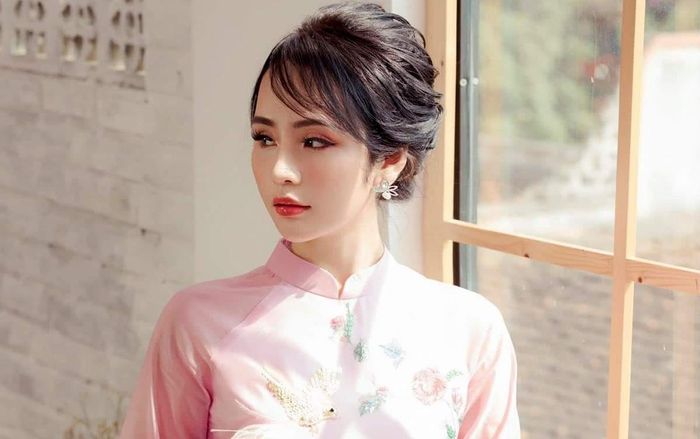 Vũ Thu Trà My: Từ nữ ca sĩ trẻ đến ngôi vị Hoa khôi ảnh Hà Nội 2019