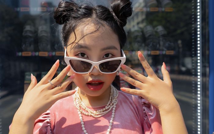 Cư dân mạng truyền tay nhau hình ảnh 'Chị Bảy Mô-Đên' - Nhân vật này là ai?