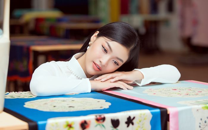 Á hậu Kiều Loan khiến khán giả thích thú khi đưa loạt trend đình đám vào bản mashup nhạc Xuân 2020