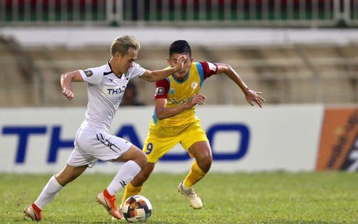 Không đá tập trung, V.League hoãn vô thời hạn!