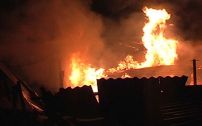 Đòi quan hệ không được, nam thanh niên phóng hỏa đốt nhà khiến bé 4 tuổi tử vong