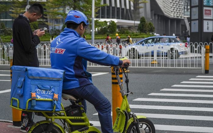 Ông lớn giao đồ ăn Trung Quốc tiếp tục phục vụ các bệnh viện ở Vũ Hán trong tâm bão virus corona