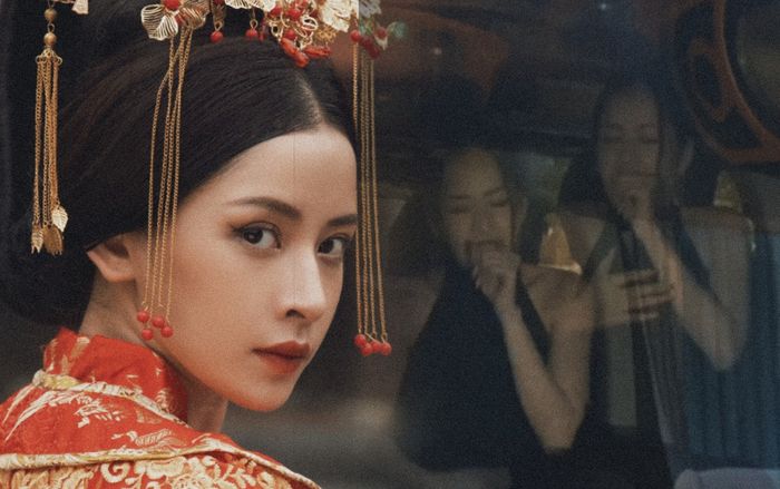 Clip: Cười ngất xem Chi Pu tự cover Anh ơi ở lại trong tình trạng… 'quắc cần câu'