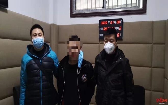 Rà soát ngăn virus corona, cảnh sát bất ngờ bắt được nghi phạm lẩn trốn suốt 17 năm