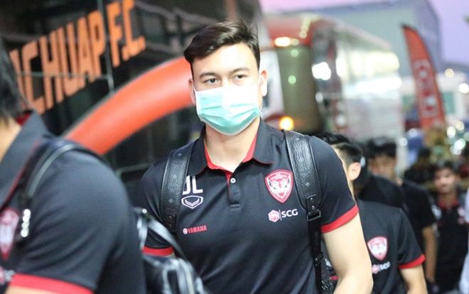 Dàn sao tuyển Việt Nam chủ động phòng ngừa virus corona