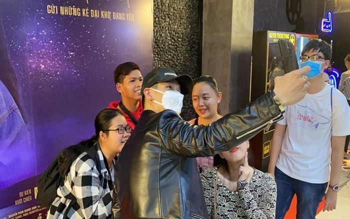 Khi sao Việt đi dự event thảm đỏ giữa nỗi lo dịch bệnh Corona