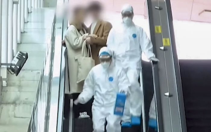 Dàn dựng cảnh truy đuổi bệnh nhân nhiễm virus corona, YouTuber người Hàn bị mời về đồn làm việc