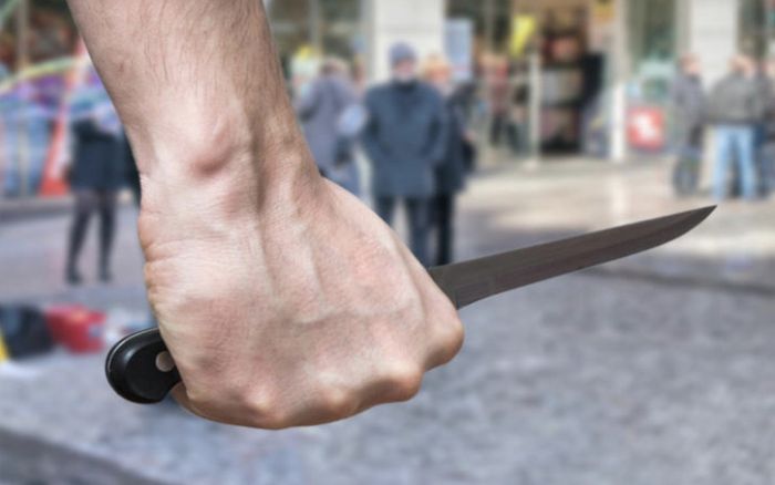 Nghi cha quan hệ 'không trong sáng', con trai đâm chết người