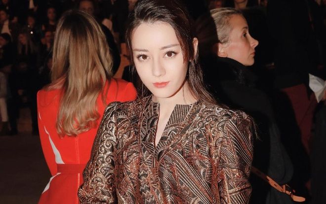 Vì dịch Corona, Tuần lễ thời trang năm nay vắng bóng các mỹ nhân Trung Quốc như Angelababy, Địch Lệ Nhiệt Ba