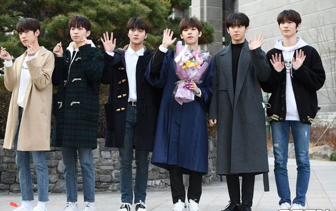 Cha Jun Ho (X1) đẹp áp đảo TTS 'Produce X 101' tại lễ tốt nghiệp của Kim Dong Yoon