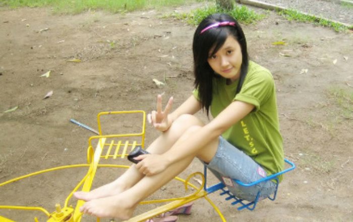 Midu khoe thành tích học tập cách đây 13 năm nhưng bức ảnh thời 'ngố tàu' mới là điều gây chú ý