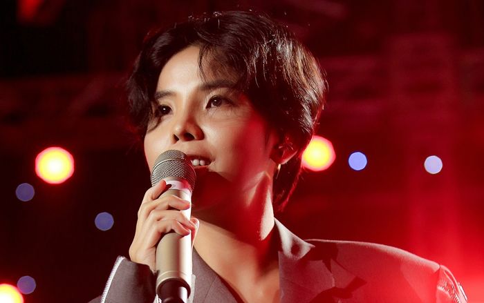 Đọc tâm thư fan gửi Vũ Cát Tường: 'FM đi cùng Mèo một vòng trái đất còn được, huống chi… dăm ba cái đại dương'