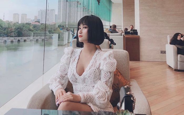 Bạn gái sao tuyển Việt Nam tố kẻ xấu lấy tài khoản đi lừa đảo?