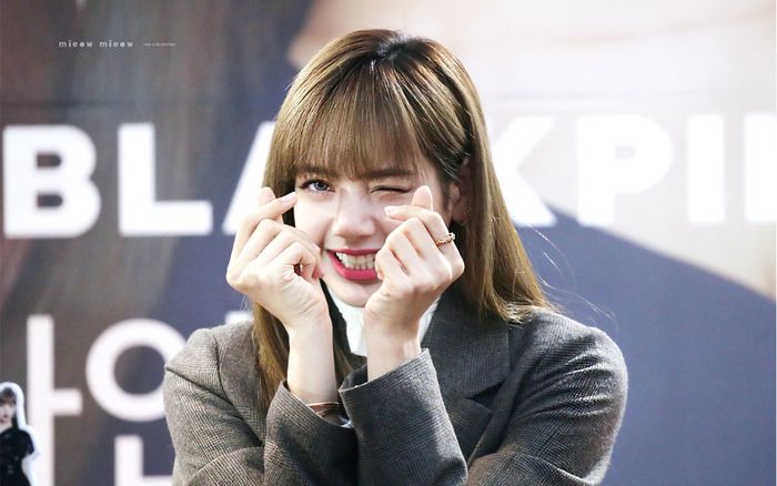 YG Ent đăng kí bản quyền tên thật của Lisa (BlackPink): Là bước tiến trong hoạt động mới hay phương pháp 'trói buộc' nghệ sĩ?