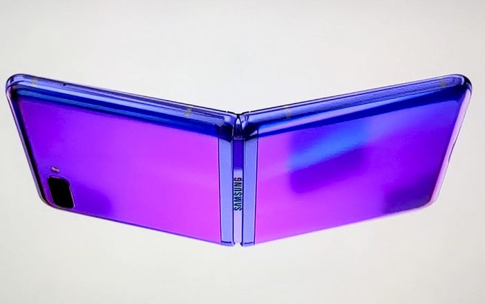 Samsung hé lộ Galaxy Z Flip tại lễ trao giải Oscars cận kề ngày ra mắt