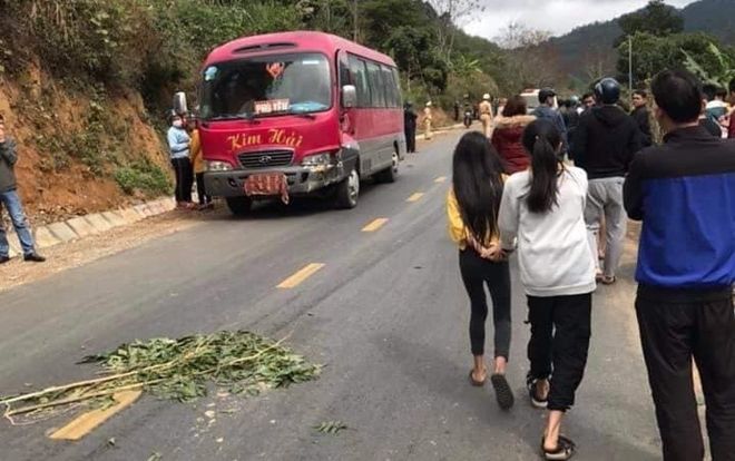 Vụ cả gia đình bị xe khách tông tử vong thương tâm: Cháu bé 2 tuổi vừa điều trị ở viện về nhà thì gặp nạn