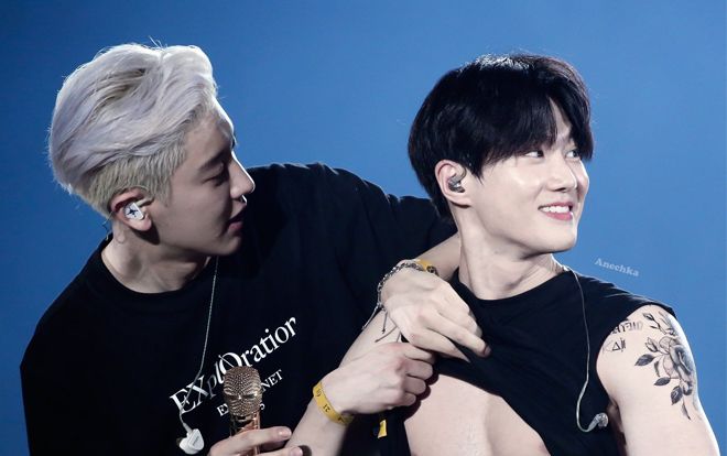 Fan 'cười xỉu' khi Chanyeol (EXO) tiết lộ điều đặc biệt mà Suho thường làm trước lúc lên sân khấu