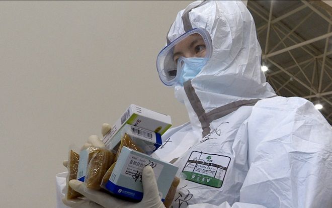 Bên trong bệnh viện dã chiến ở Vũ Hán - tâm dịch corona