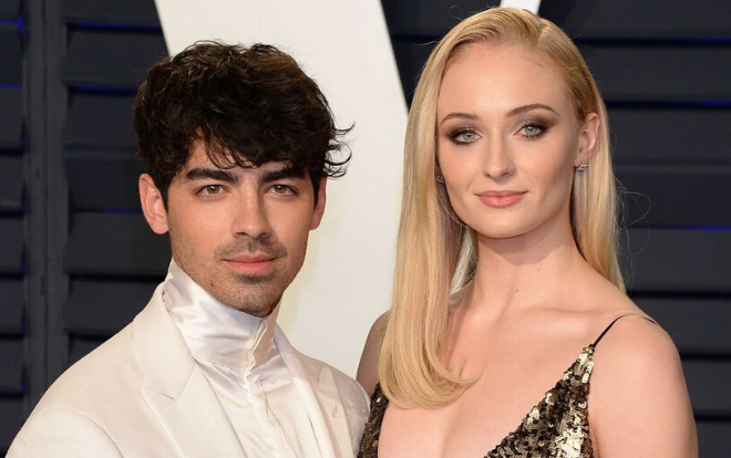 Vợ chồng trẻ Joe Jonas và Sophie Turner sắp có con đầu lòng