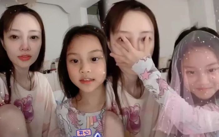 Hậu ly hôn Giả Nãi Lượng, Lý Tiểu Lộ thường xuyên khoe ảnh vui chơi với Điềm Hinh