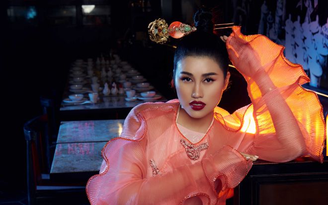 Emily Hồng Nhung toát vẻ thần thái nữ quyền ngày Valentine