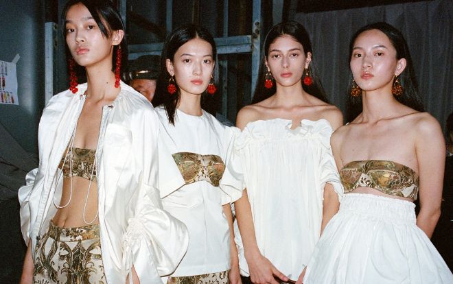 Tuần lễ thời trang Bắc Kinh Và Thượng Hải trì hoãn vô thời hạn vì dịch Corona