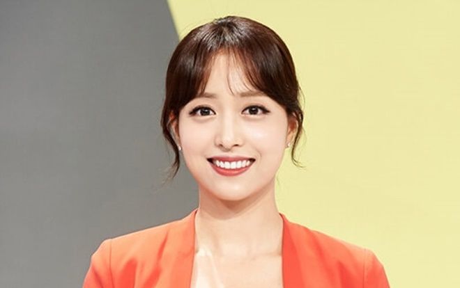 Knet phẫn nộ khi phát thanh viên đài MBC của Hàn không mặc áo ngực khi lên sóng