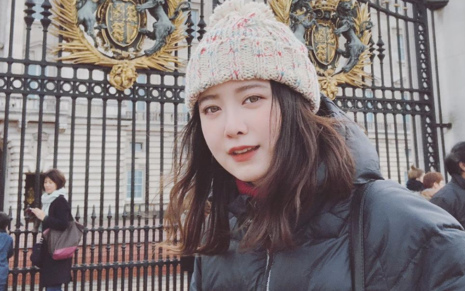 Sau lùm xùm kéo dài hơn 6 tháng với chồng cũ, Goo Hye Sun đăng ảnh rạng rỡ tại Anh