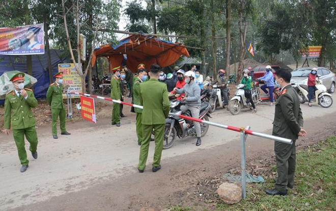 Ba mẹ con trở về từ Vĩnh Phúc bỏ đi khi đang bị cách ly tại Hà Tĩnh