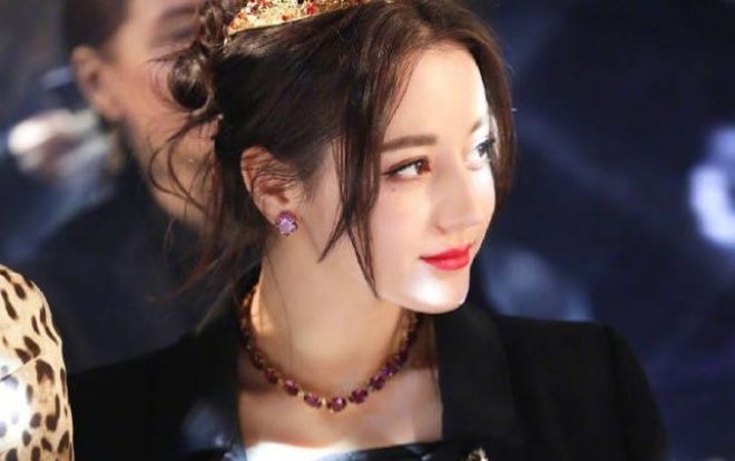 'Thánh cà khịa' Lưu Tín Đạt bị chỉ trích dữ dội khi xúc phạm Địch Lệ Nhiệt Ba