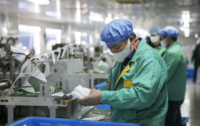 Trung Quốc đang đối mặt với cơn sốt khẩu trang như thế nào?