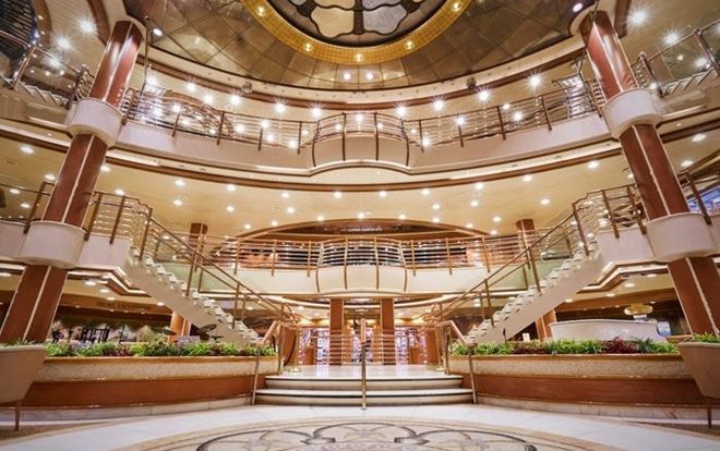 Cận cảnh cuộc sống của hàng nghìn người trên du thuyền Diamond Princess - 'ổ dịch' virus corona lớn thứ 2 thế giới