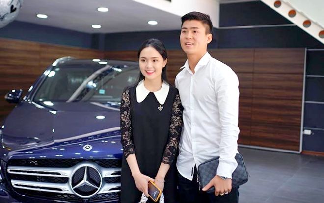Duy Mạnh và Quỳnh Anh làm đám cưới xong đã có nhà riêng, ô tô bạc tỷ