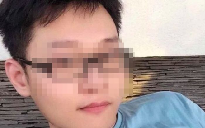 Khoe mẽ được đặc cách đi lại ở thành phố bị phong tỏa vì bố làm to, cậu thiếu niên gây phẫn nộ