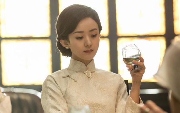 Triệu Lệ Dĩnh không ngừng hot khi phim điện ảnh lên sóng truyền hình trung ương với rating đầy bất ngờ