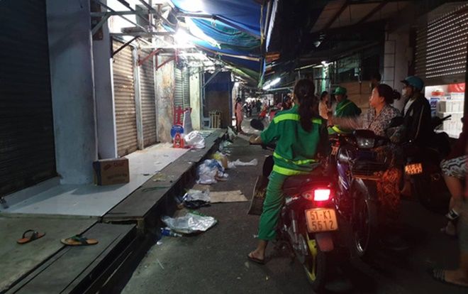 Xảy ra cãi vã, vợ đâm chồng tử vong ngay tại chợ ở Sài Gòn