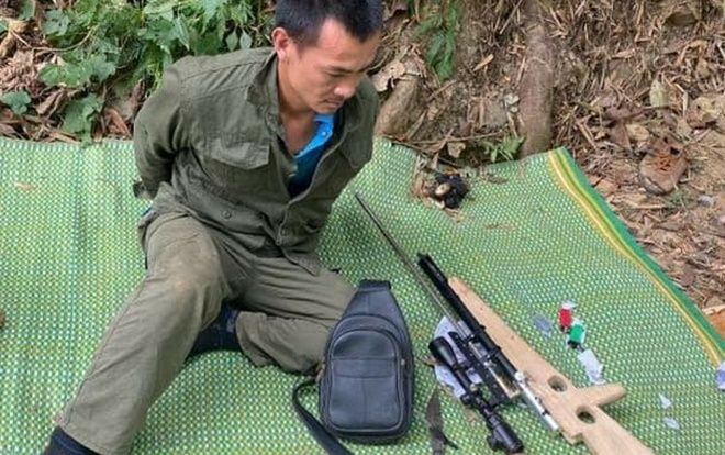 Đối tượng buôn ma túy dùng 'hàng nóng' chống trả khi bị vây bắt