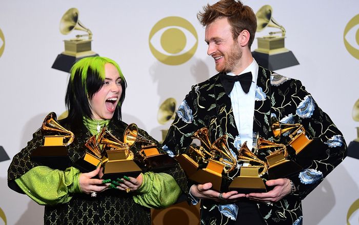 Tạp chí danh tiếng vội vàng tìm kiếm ‘Billie Eilish tiếp theo’, anh trai cô nàng đã đáp trả thế này đây